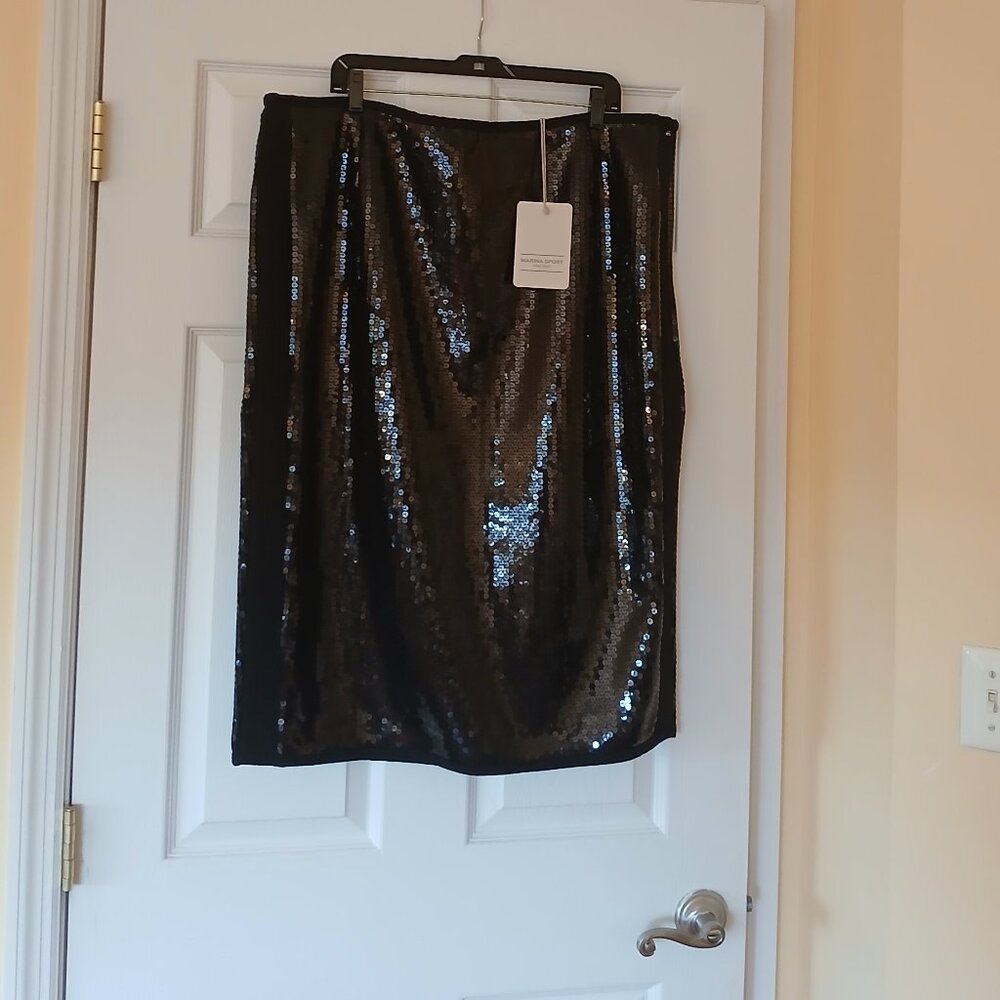 Black skirt